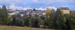 Blick auf Bärnaus alte Stadtmauer