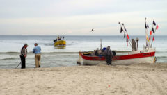Fischen wie früher. Gleich am Strand wird der Fisch verkauft.