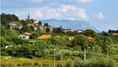 Das Weindorf Tomaj, Wohnort des Dichters Srečko Kosovel