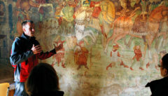 Vergessen im Karst: Die Fresken des Kirchleins St. Helena