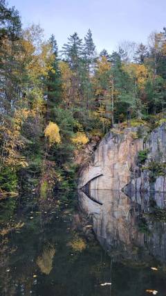 Spiegelung am Steinbruchsee