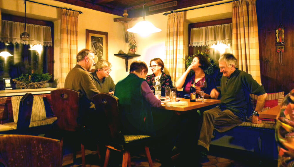 "Abends in der Stubn" - Lesungen und Gespräche in der alten Gaststube des Draxlerhofes